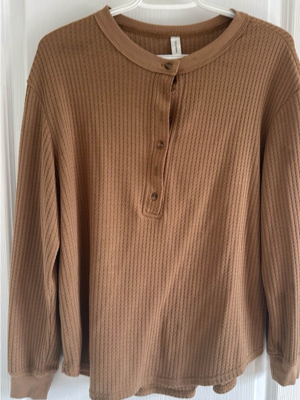 Woman's Long-Sleeve Henley Sweater in Camel